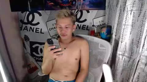 Snapshot of ralfhuge24 chatting on April 23, 2026, 12:29 pm ralfhuge24 online show from April 23, 2026, 12:29 pm