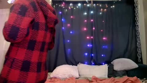 Snapshot of ramonaquinn chatting on January 21, 2025, 8:41 am RAMONA Q online show from January 21, 2025, 8:41 am