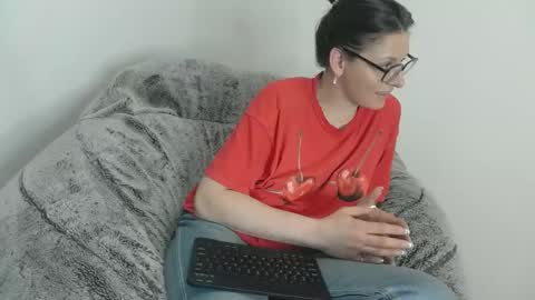    RAMONA Q   online show from April 20, 2026, 6:38 am