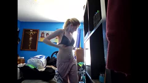 Randcandy77 online show from February 19, 2025, 7:38 pm