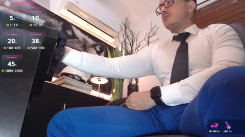 Snapshot of randylukehot chatting on January 6, 2025, 10:37 pm randylukehot online show from January 6, 2025, 10:37 pm