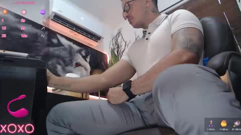 Snapshot of randylukehot chatting on October 19, 2025, 5:35 pm randylukehot online show from October 19, 2025, 5:35 pm