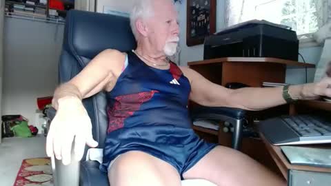 Snapshot of ranger1001 chatting on February 11, 2025, 7:38 pm ranger1001 online show from February 11, 2025, 7:38 pm