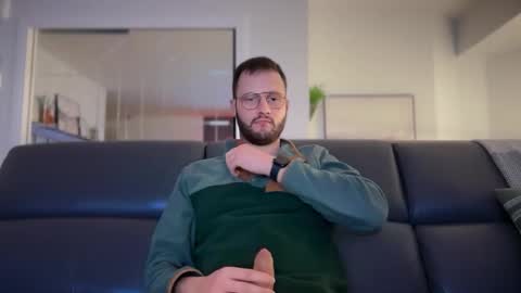 Snapshot of raphwoods95 chatting on February 28, 2026, 12:11 am Raph online show from February 28, 2026, 12:11 am