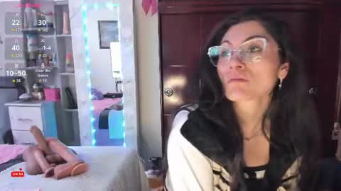 Snapshot of rapunzell__ chatting on July 6, 2026, 7:05 pm Rapunzell online show from July 6, 2026, 7:05 pm