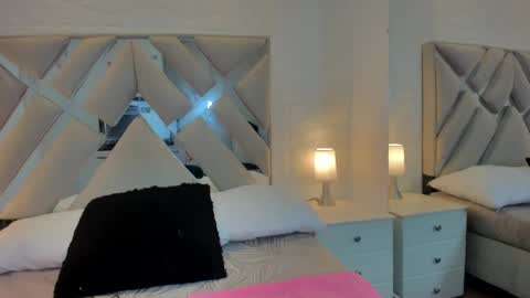 Snapshot of raquel_moore chatting on March 4, 2025, 8:24 am Raquel Moore online show from March 4, 2025, 8:24 am