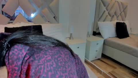 Snapshot of raquel_moore chatting on March 7, 2025, 10:02 am Raquel Moore online show from March 7, 2025, 10:02 am