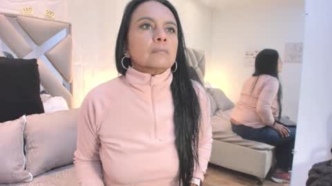 Snapshot of raquel_moore chatting on September 11, 2025, 12:27 pm Raquel Moore online show from September 11, 2025, 12:27 pm