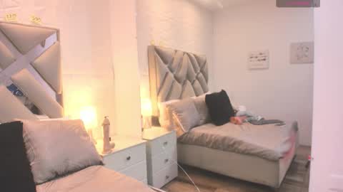 Snapshot of raquel_moore chatting on October 3, 2025, 12:51 am Raquel Moore online show from October 3, 2025, 12:51 am