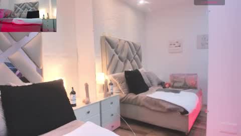 Snapshot of raquel_moore chatting on October 3, 2025, 12:57 pm Raquel Moore online show from October 3, 2025, 12:57 pm