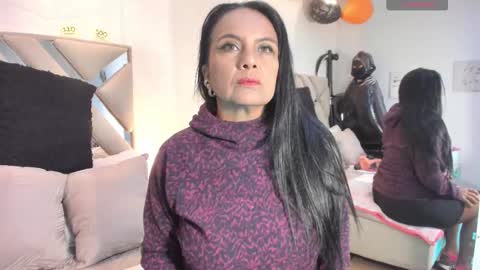 Snapshot of raquel_moore chatting on October 22, 2025, 11:54 am Raquel Moore online show from October 22, 2025, 11:54 am