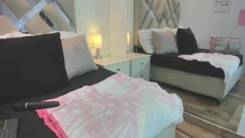 Snapshot of raquel_moore chatting on January 12, 2026, 5:07 pm Raquel Moore online show from January 12, 2026, 5:07 pm