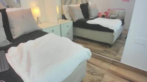 Snapshot of raquel_moore chatting on January 14, 2026, 4:56 pm Raquel Moore online show from January 14, 2026, 4:56 pm