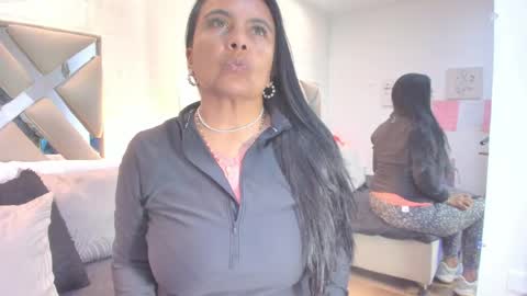 Raquel Moore  online show from March 31, 2026, 10:48 am