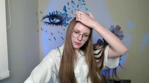 raspberry0101 online show from December 7, 2024, 5:04 am