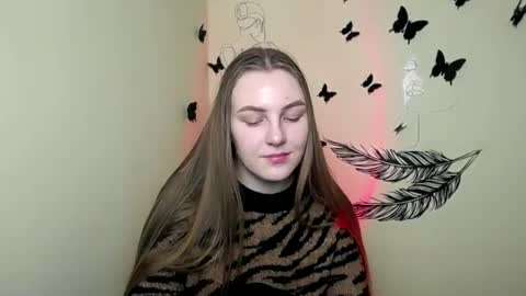 raspberry0101 online show from December 15, 2024, 2:59 pm