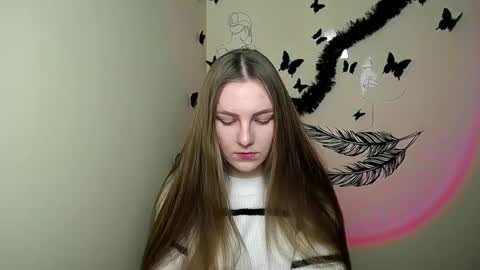 raspberry0101 online show from January 4, 2025, 7:13 pm