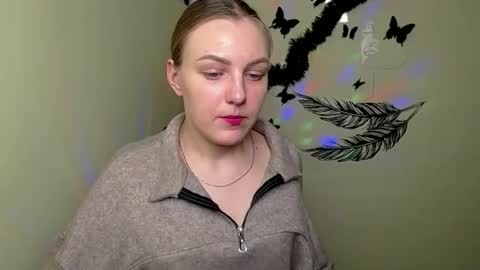 raspberry0101 online show from January 24, 2025, 3:22 am