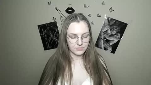 raspberry0101 online show from January 28, 2025, 10:45 pm