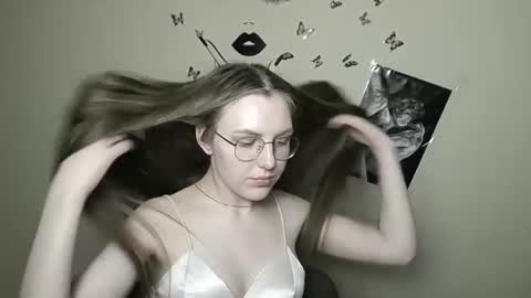 raspberry0101 online show from January 29, 2025, 1:48 am