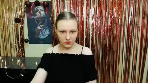 raspberry0101 online show from February 13, 2025, 3:03 pm