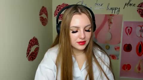 raspberry0101 online show from September 14, 2025, 7:40 am