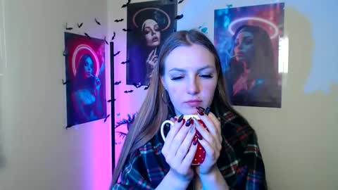 raspberry0101 online show from October 3, 2025, 1:08 pm