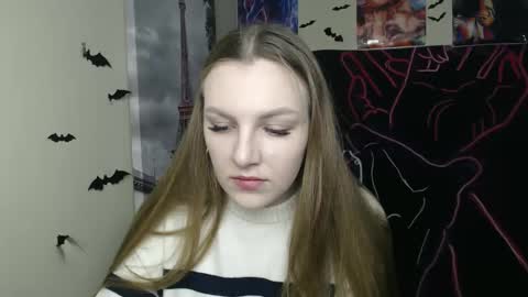 raspberry0101 online show from November 4, 2025, 7:40 am