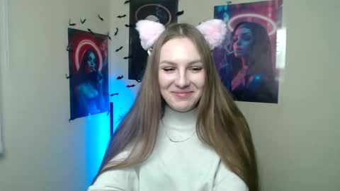 raspberry0101 online show from November 8, 2025, 1:11 pm