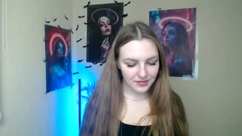 raspberry0101 online show from November 21, 2025, 1:32 pm