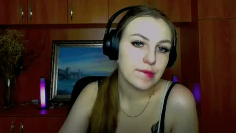 raspberry0101 online show from December 2, 2025, 7:57 am