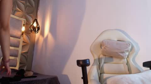 Snapshot of rave_paradise chatting on September 26, 2025, 11:03 am   online show from September 26, 2025, 11:03 am