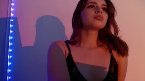 Snapshot of raven_baddie chatting on September 30, 2025, 2:33 pm Raven online show from September 30, 2025, 2:33 pm