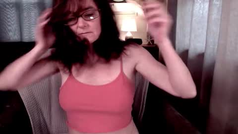 Snapshot of raven_feathers chatting on November 30, 2025, 3:38 pm Roxanneredlight59 online show from November 30, 2025, 3:38 pm