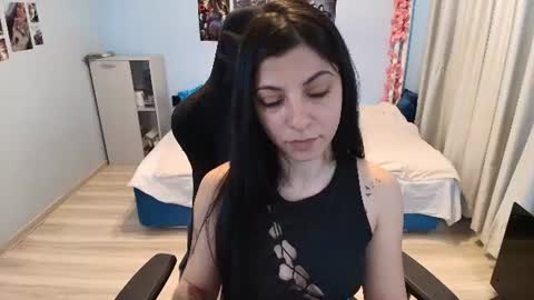 Snapshot of raven_haired_goddess chatting on June 29, 2026, 8:09 am raven_haired_goddess online show from June 29, 2026, 8:09 am