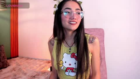 raven_smith_ online show from April 8, 2026, 5:29 am