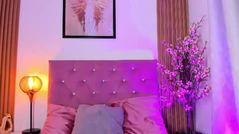 Snapshot of ravena_queen chatting on June 15, 2026, 1:08 am ravena_queen online show from June 15, 2026, 1:08 am