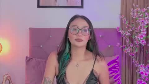 Snapshot of ravena_queen chatting on July 13, 2026, 6:33 pm ravena_queen online show from July 13, 2026, 6:33 pm