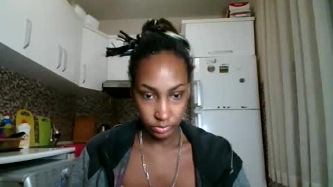 ravenbby online show from May 9, 2026, 4:45 pm