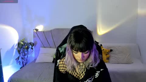 Snapshot of ravencollen chatting on November 6, 2025, 1:45 pm ravencollen online show from November 6, 2025, 1:45 pm