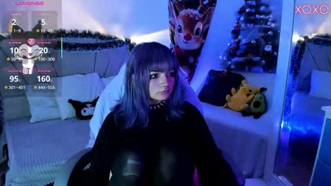 Snapshot of ravencollen chatting on December 15, 2025, 7:40 pm ravencollen online show from December 15, 2025, 7:40 pm