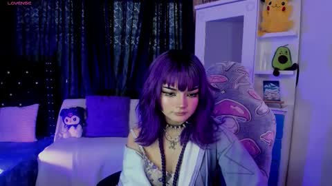 Snapshot of ravencollen chatting on February 18, 2026, 5:53 pm ravencollen online show from February 18, 2026, 5:53 pm