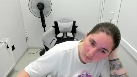 Snapshot of ravenncloud chatting on June 30, 2026, 6:47 am Raven online show from June 30, 2026, 6:47 am