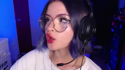 Snapshot of raventh_ chatting on January 19, 2026, 3:54 am raventh_ online show from January 19, 2026, 3:54 am