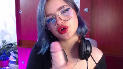 Snapshot of raventh_ chatting on February 19, 2026, 1:51 pm raventh_ online show from February 19, 2026, 1:51 pm