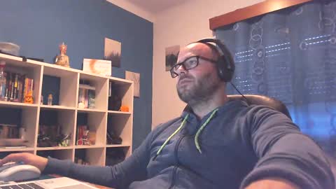 ravingr3d3 online show from March 6, 2025, 6:26 pm