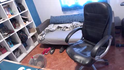 ravingr3d3 online show from September 24, 2025, 9:56 am