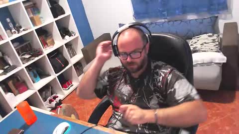 ravingr3d3 online show from October 5, 2025, 9:24 pm