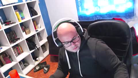 ravingr3d3 online show from December 17, 2025, 9:37 am