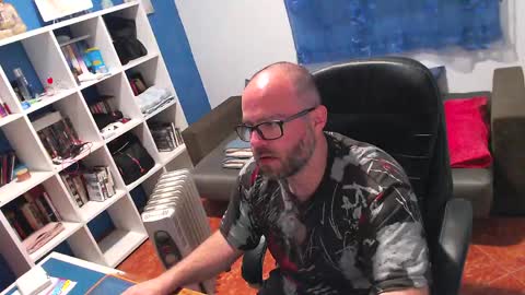 Snapshot of ravingr3d3 chatting on April 19, 2026, 9:28 pm ravingr3d3 online show from April 19, 2026, 9:28 pm